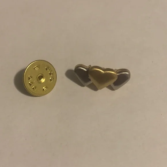 3/$5 Mix Metal Heart Pin - Picture 3 of 6